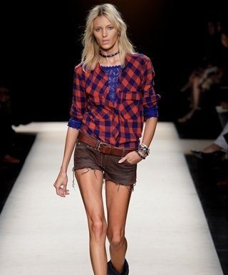 Cele mai trendy feluri de a purta shorts in 2011