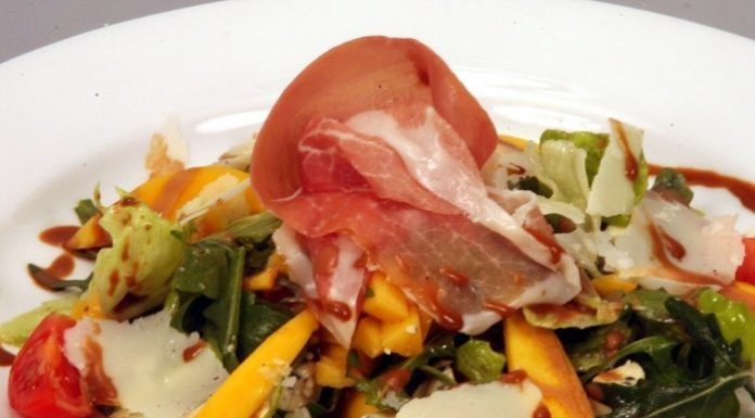 Retete de dieta: Salata cu mango