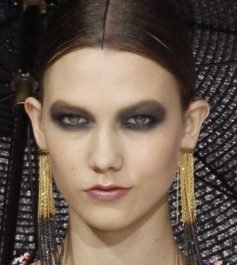 Idei de machiaj smokey eyes pe care trebuie sa le incerci
