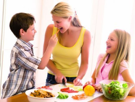 Dieta de primavara – Salata de pui cu morcov, mere si telina