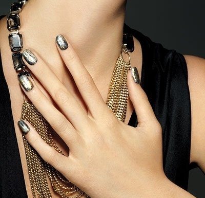 Modele de unghii 2012 – Tendinte si modele de manechiura 2012