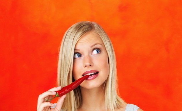 Slabeste sanatos cu ardeiul iute – Beneficii ale ardeiului iute