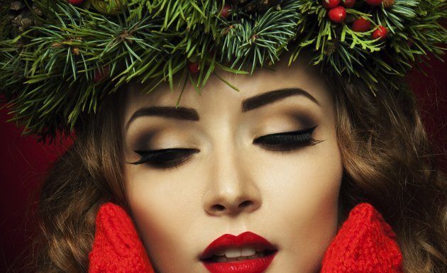 3 trucuri esentiale pentru un machiaj perfect de Craciun