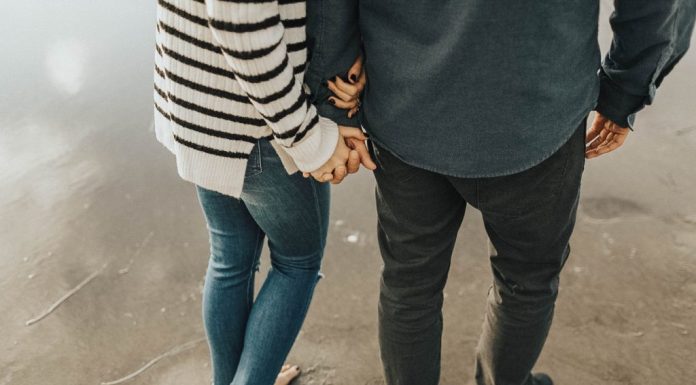 Cele 9 etape emotionale cand descoperiri ca fostul tau s-a logodit